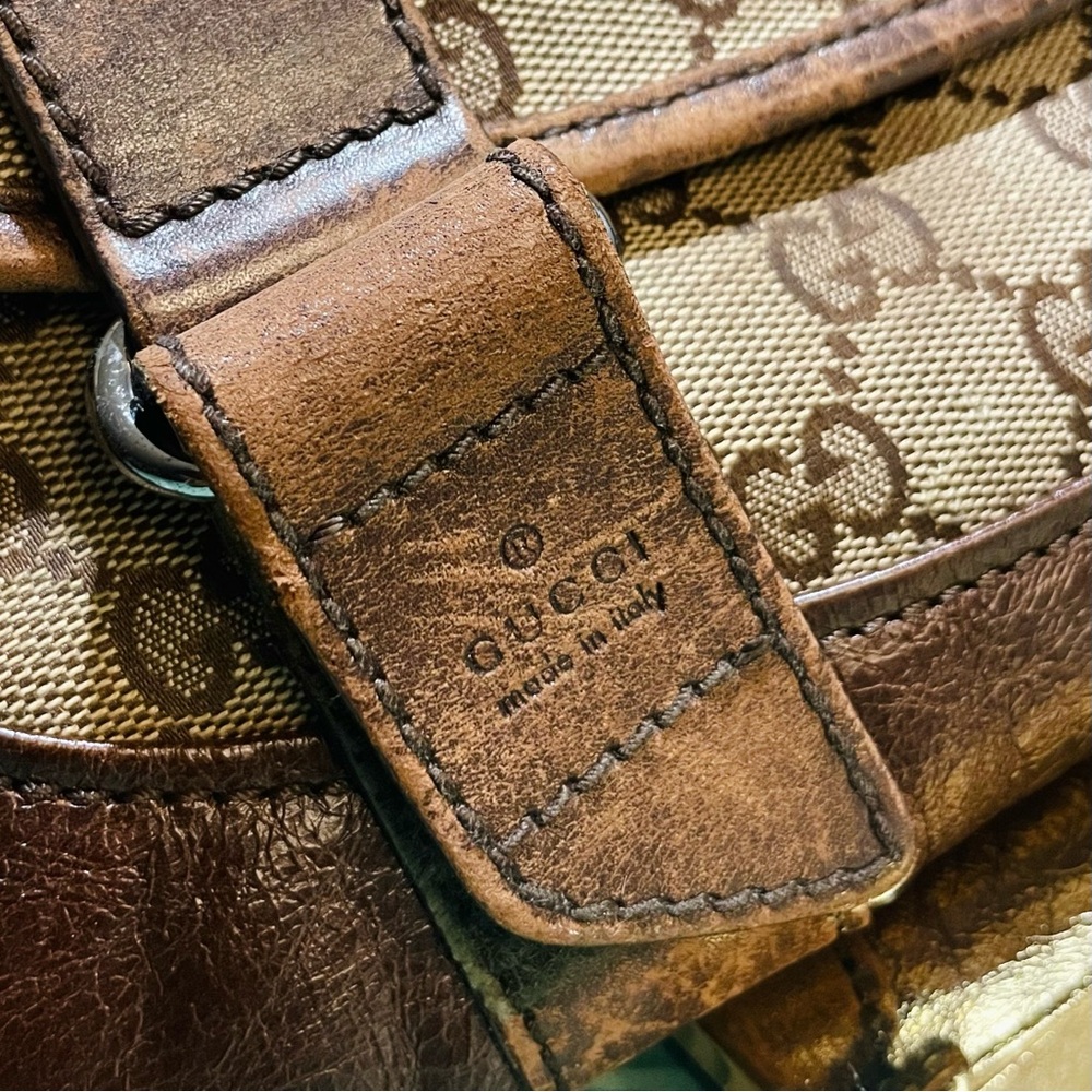 Authentic - Vintage GUCCI leather and canvas bum/sling bag - Picture 2 of 16